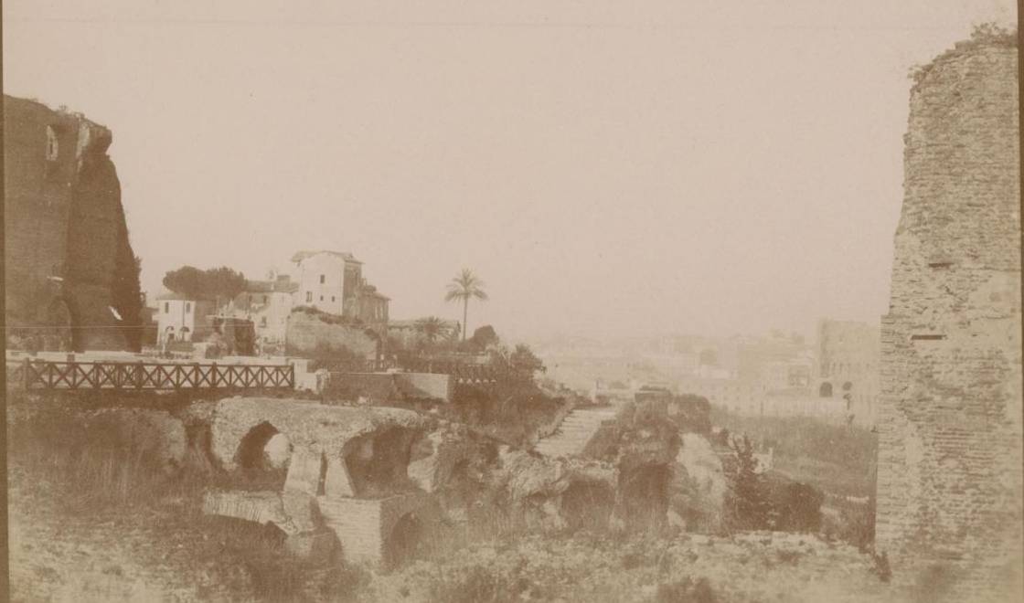 Vy över Rom vid Evolas födelseår 1898. Okänd fotograf.